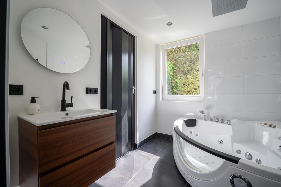 Spacious Detached Family Home with Six Bedrooms and Modern Comforts in Zeewolde South — 28