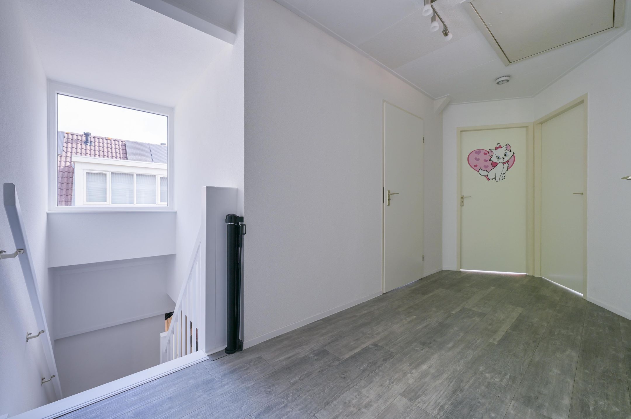 Spacious Detached Family Home with Six Bedrooms and Modern Comforts in Zeewolde South — 30