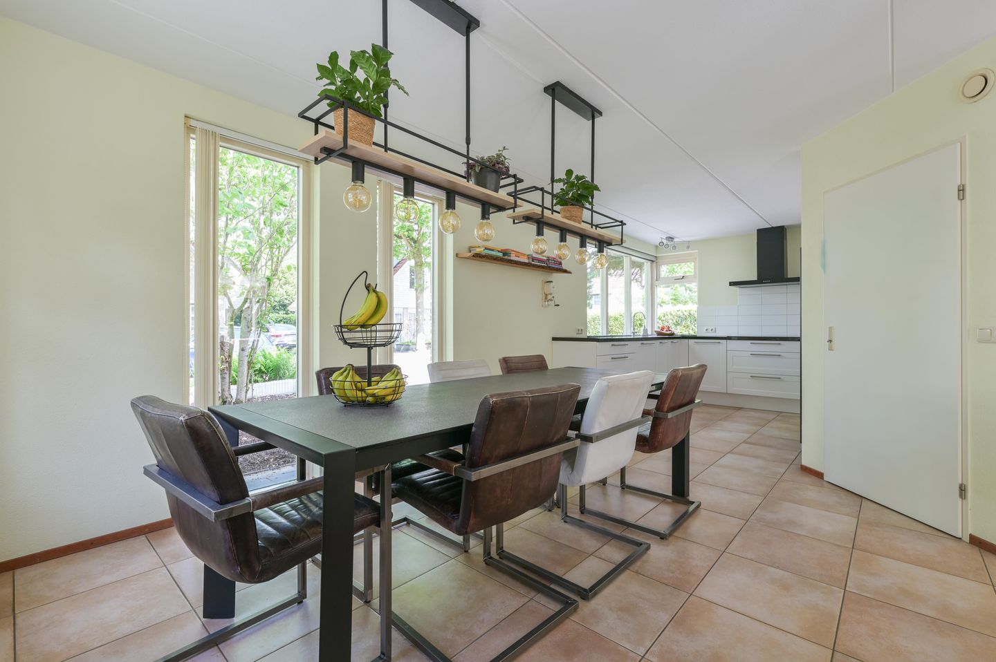 Spacious Detached Family Home with Six Bedrooms and Modern Comforts in Zeewolde South — 10