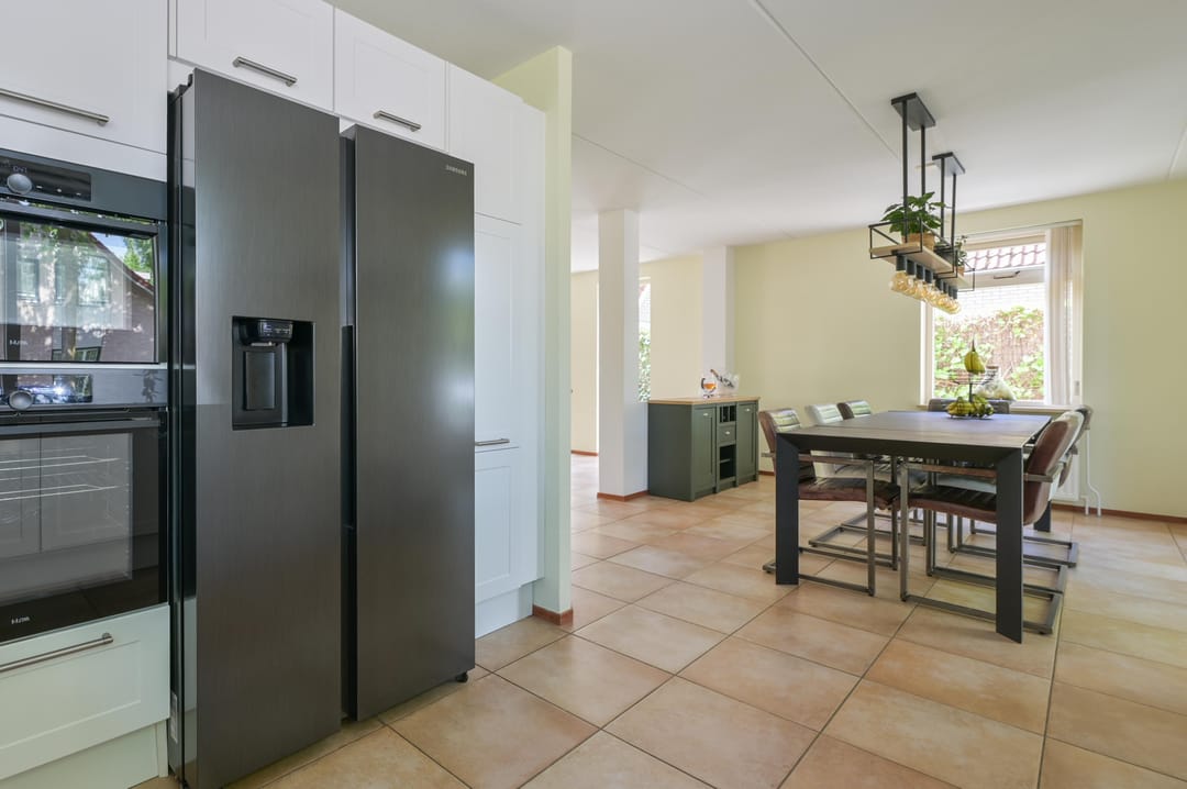 Spacious Detached Family Home with Six Bedrooms and Modern Comforts in Zeewolde South — 8