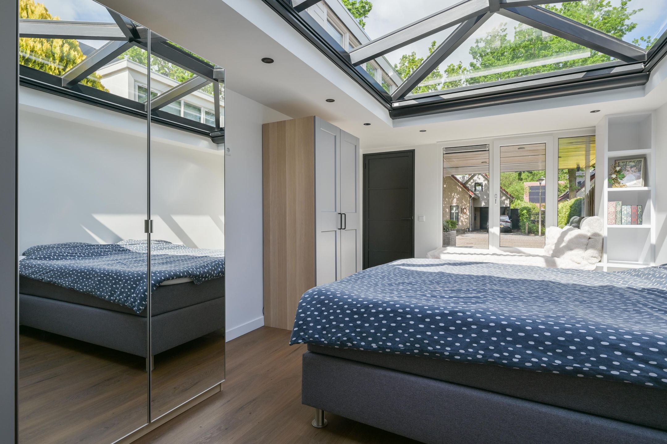 Spacious Detached Family Home with Six Bedrooms and Modern Comforts in Zeewolde South — 24