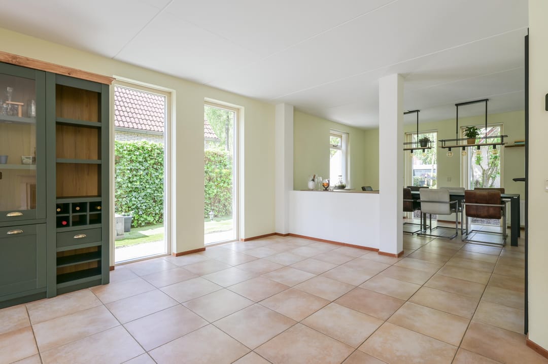 Spacious Detached Family Home with Six Bedrooms and Modern Comforts in Zeewolde South — 13