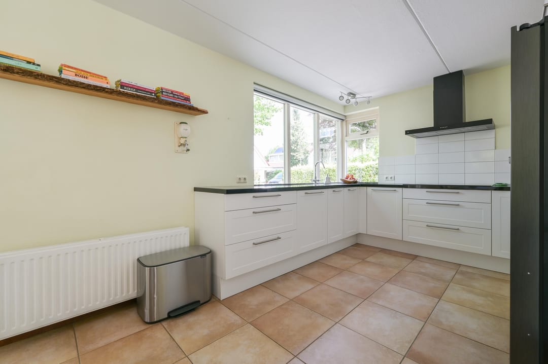 Spacious Detached Family Home with Six Bedrooms and Modern Comforts in Zeewolde South — 7