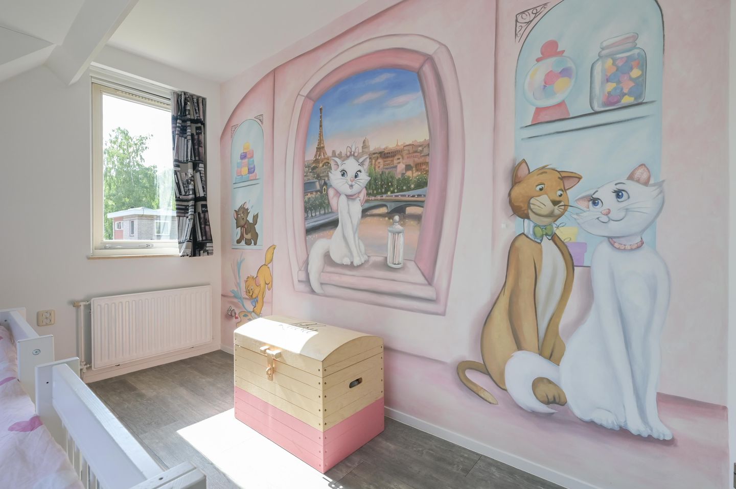 Spacious Detached Family Home with Six Bedrooms and Modern Comforts in Zeewolde South — 34