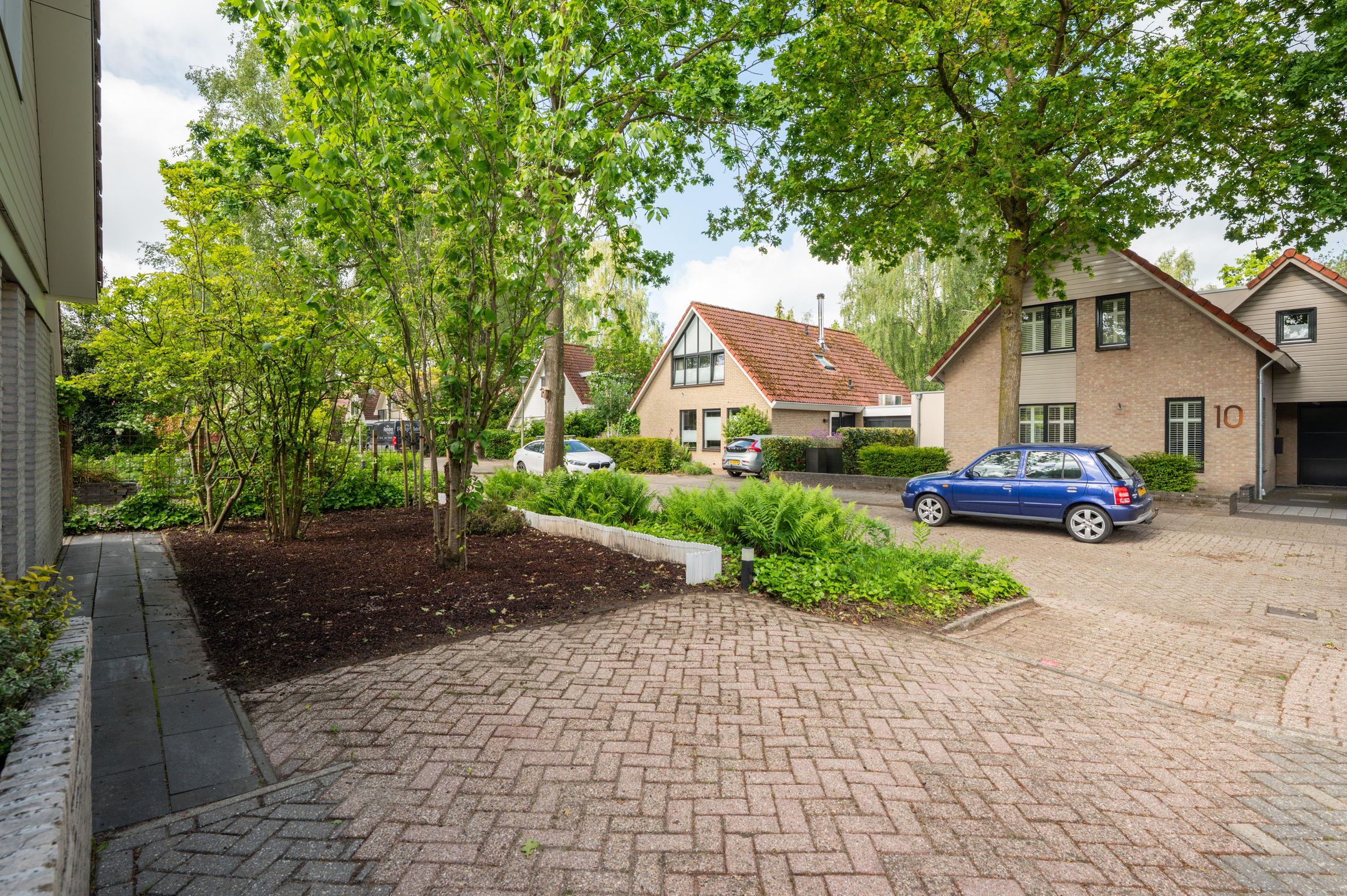 Spacious Detached Family Home with Six Bedrooms and Modern Comforts in Zeewolde South — 57