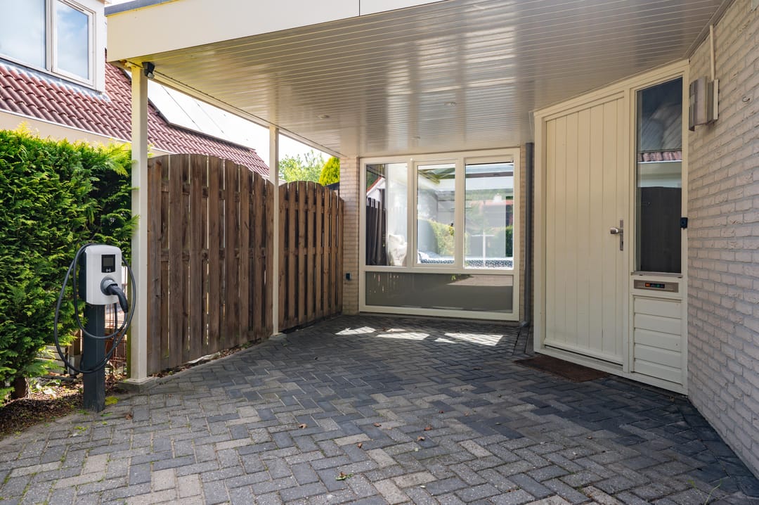 Spacious Detached Family Home with Six Bedrooms and Modern Comforts in Zeewolde South — 53