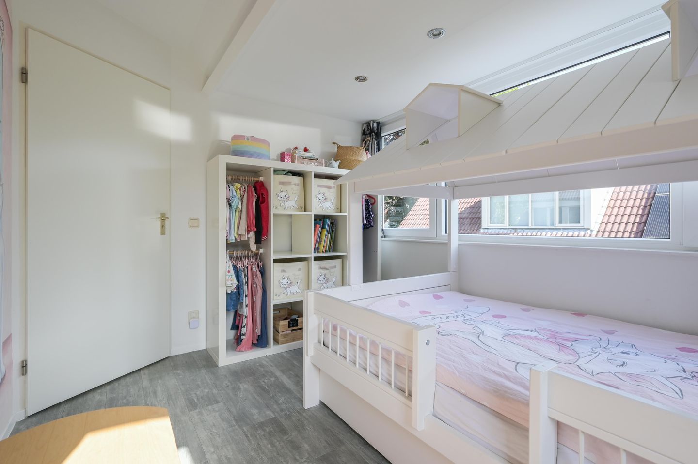 Spacious Detached Family Home with Six Bedrooms and Modern Comforts in Zeewolde South — 35