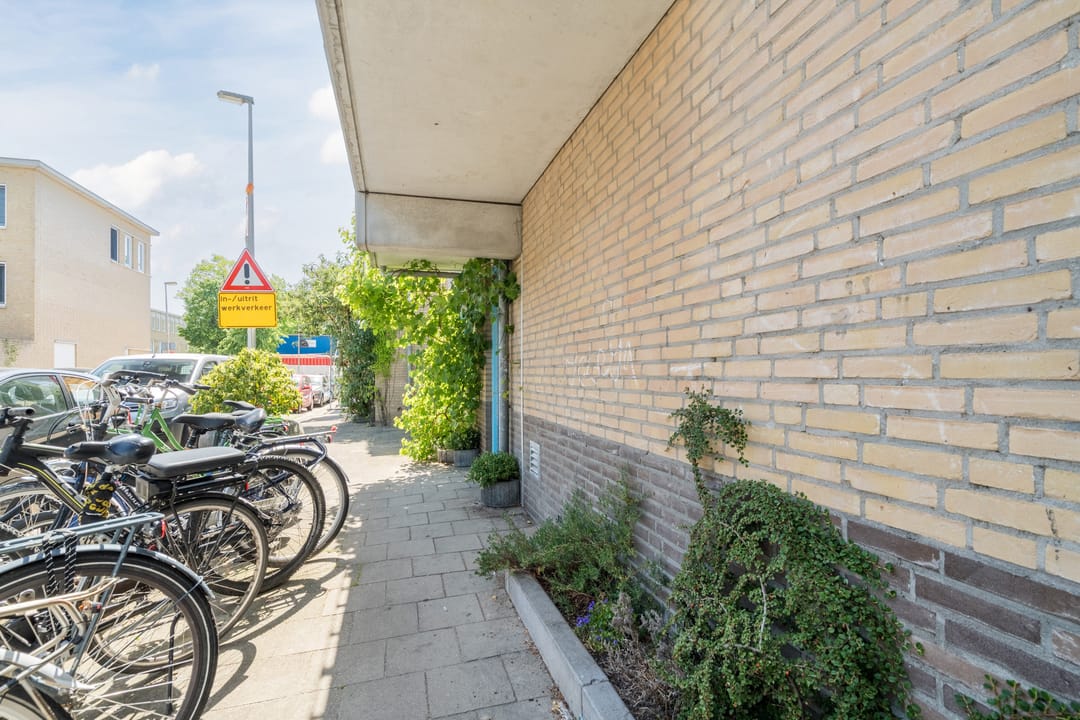 Photo 37 of Van der Marckstraat 66