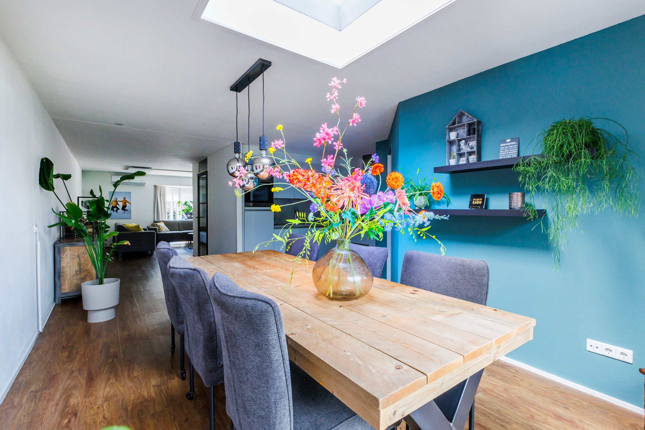 Spacious Semi-Detached Home with Solar Panels and Home Office in Quiet Family Neighborhood — 9