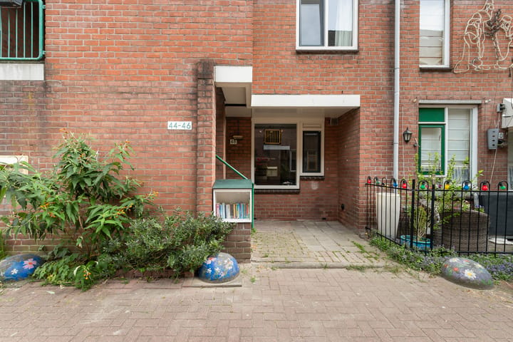 Photo 4 of Pisuissestraat 48