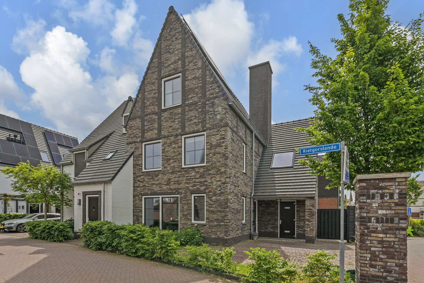 Spacious Semi-Detached Family Home with Exceptional Garden and Two Bathrooms in Ackerswoude — 55