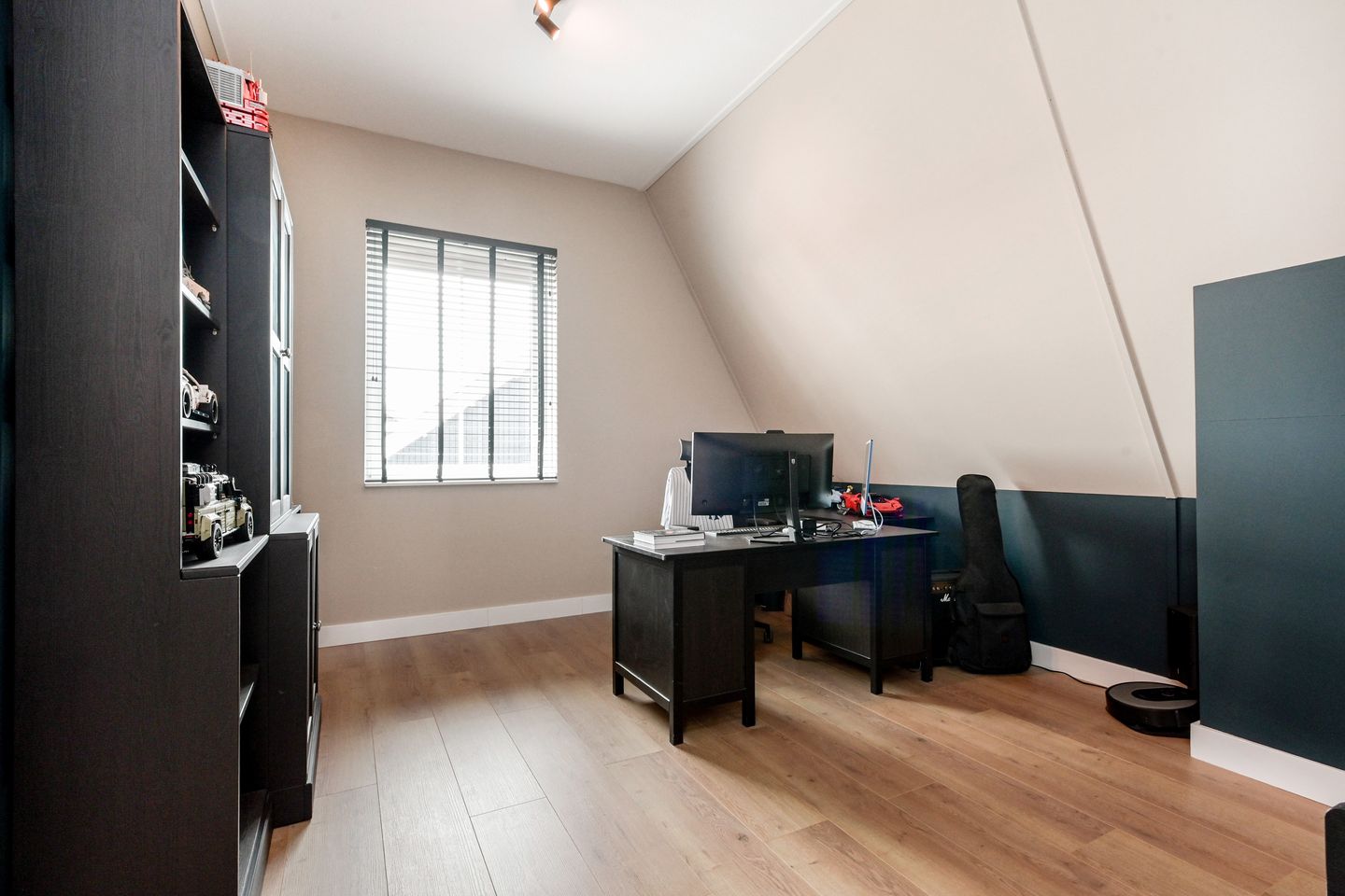 Spacious Semi-Detached Family Home with Exceptional Garden and Two Bathrooms in Ackerswoude — 49