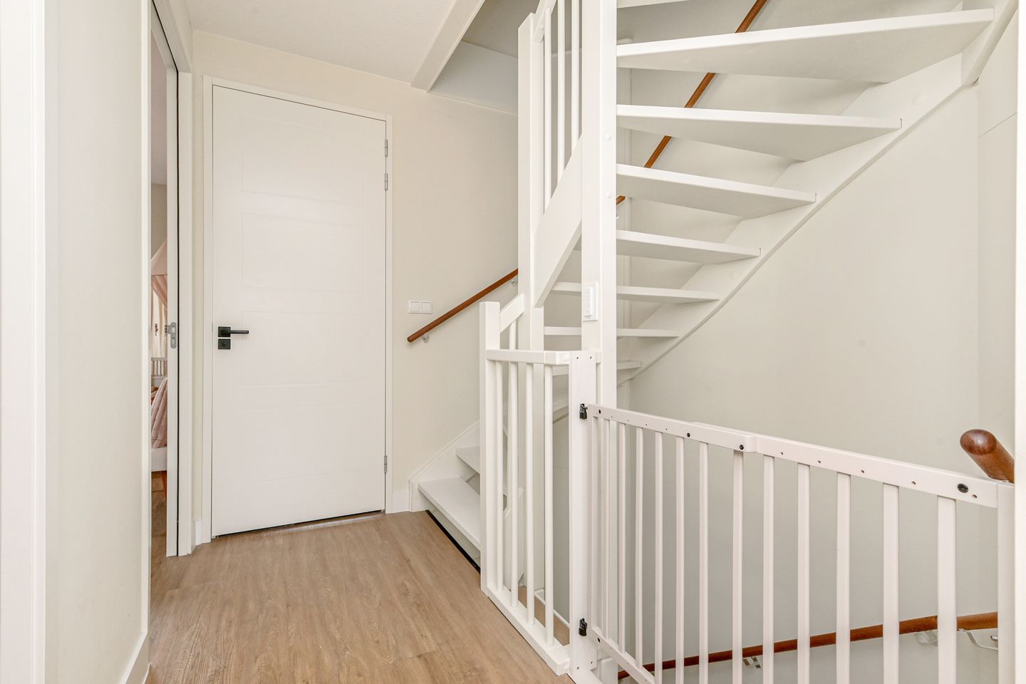 Spacious Semi-Detached Family Home with Exceptional Garden and Two Bathrooms in Ackerswoude — 44