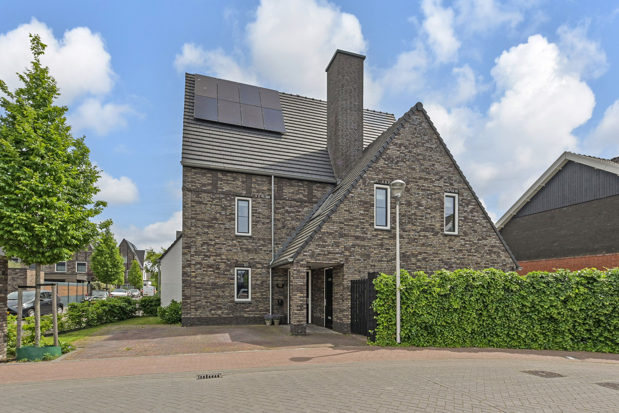 Spacious Semi-Detached Family Home with Exceptional Garden and Two Bathrooms in Ackerswoude — 57