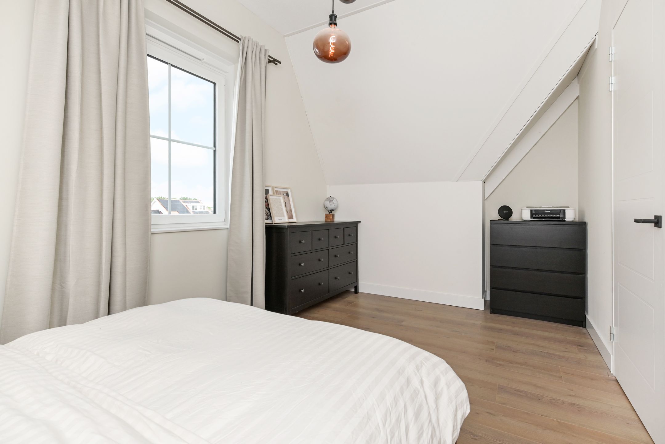 Spacious Semi-Detached Family Home with Exceptional Garden and Two Bathrooms in Ackerswoude — 48