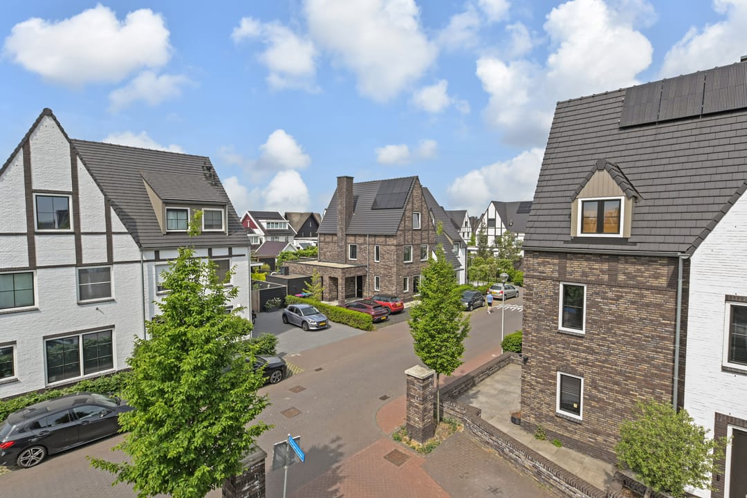 Spacious Semi-Detached Family Home with Exceptional Garden and Two Bathrooms in Ackerswoude — 53