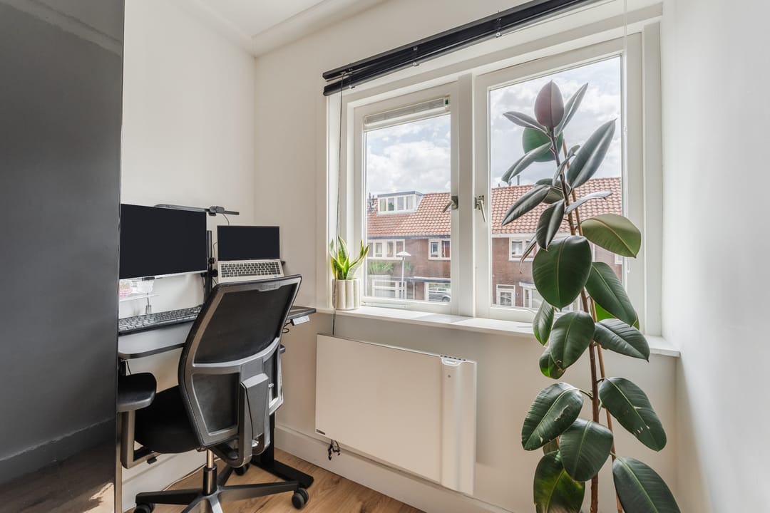 Move-In Ready 1930s Townhouse in Utrecht Noordwest — 31