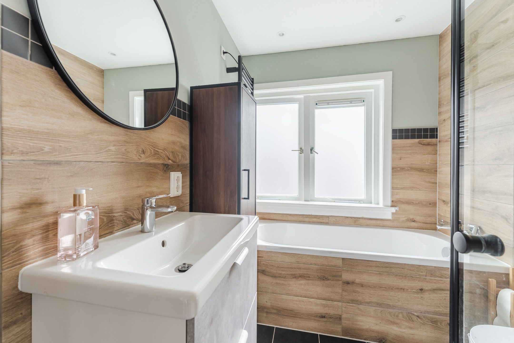 Move-In Ready 1930s Townhouse in Utrecht Noordwest — 27