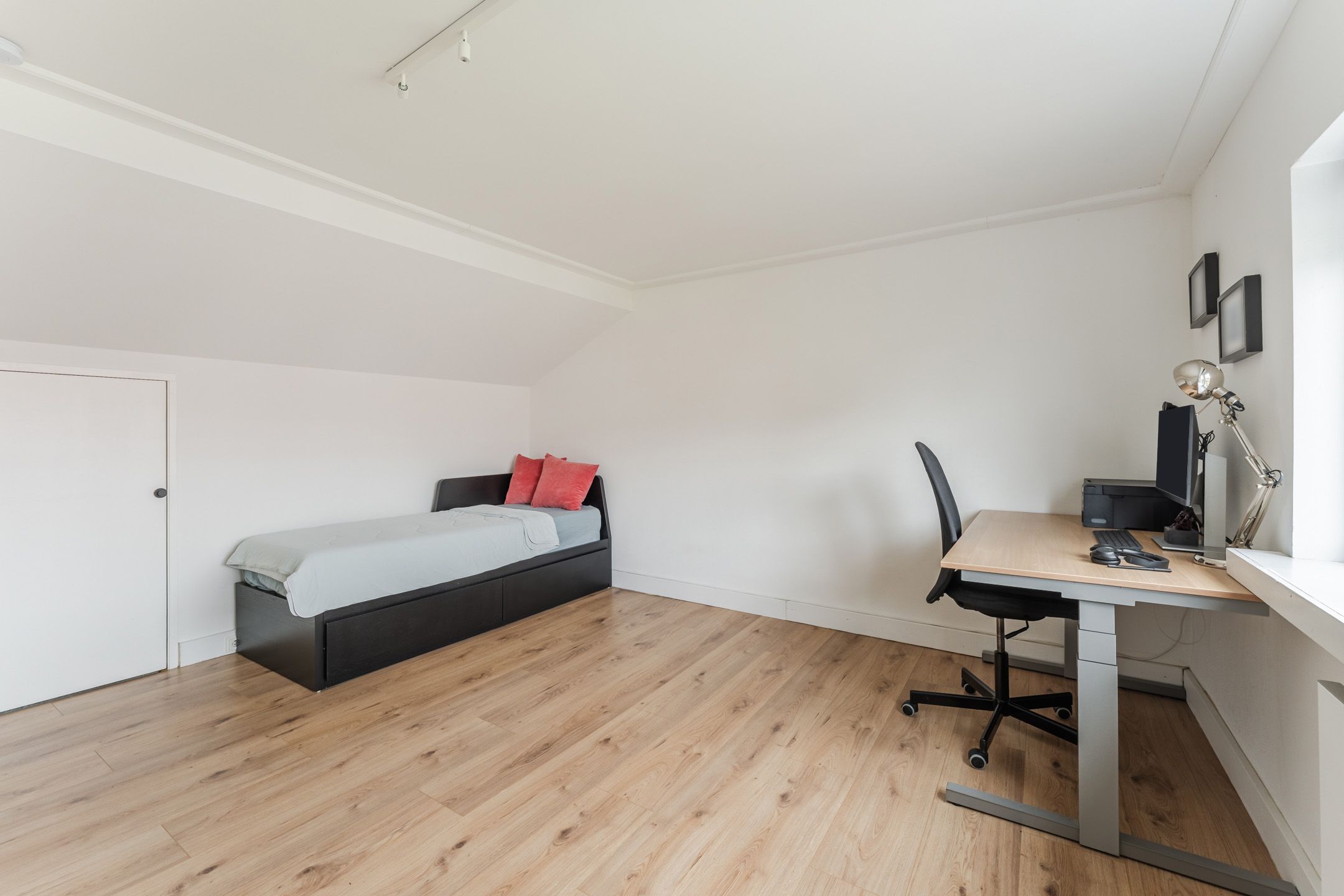 Move-In Ready 1930s Townhouse in Utrecht Noordwest — 33