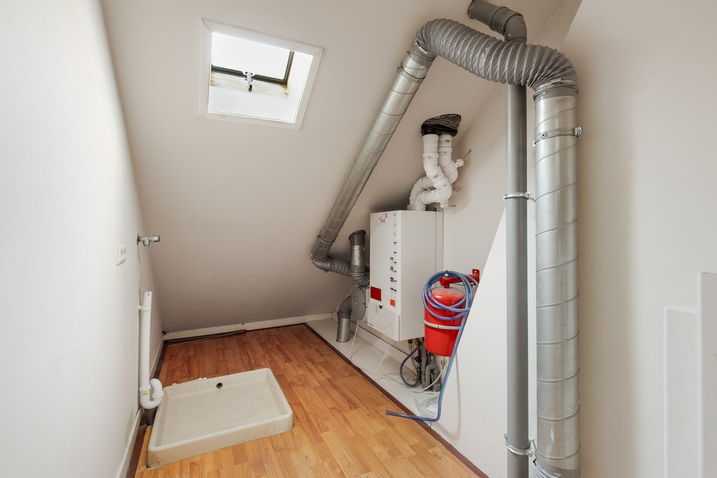 Charming 1930s Family Home with Expansion Potential in Popular Haarlemmerhoutkwartier — 29