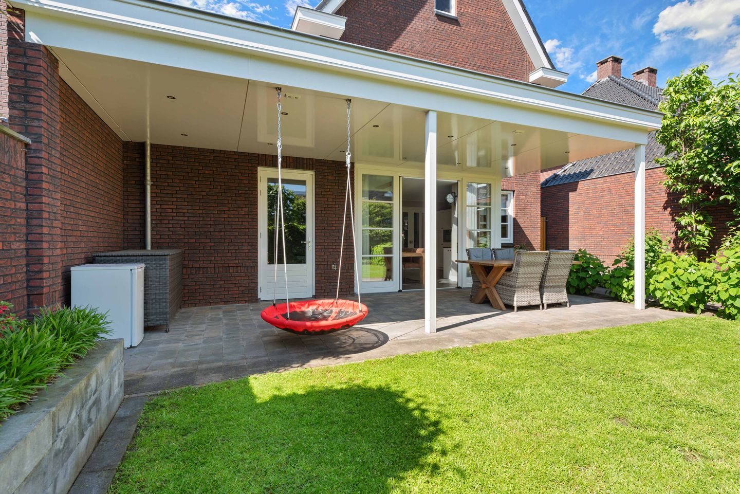 Luxurious and energy-efficient family home with garage in Nijnsel — 55