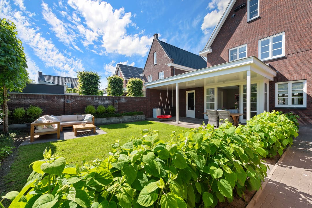 Luxurious and energy-efficient family home with garage in Nijnsel — 58