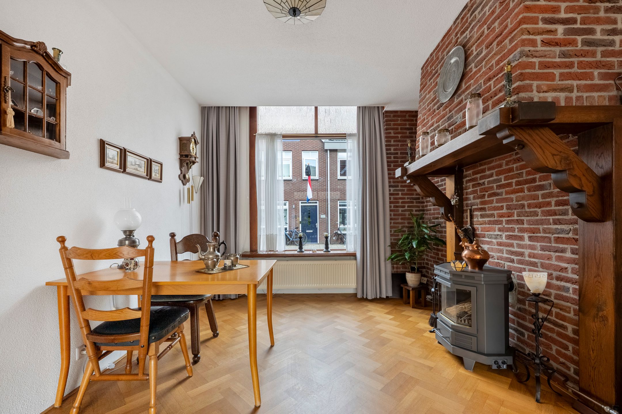 Photo 9 of A.L. Dyserinckstraat 49