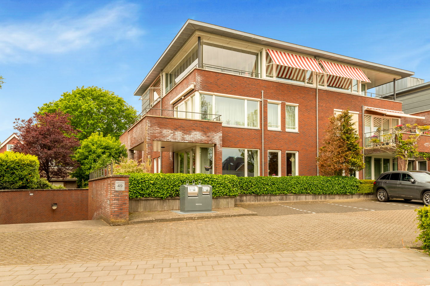 Foto 1 van Rijksweg 49-D