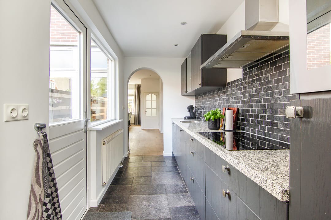 Turn-Key Family Home with 4 Bedrooms and Sunny West-Facing Garden in Schoten — 22