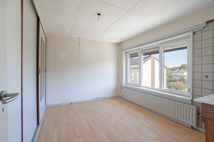 Twee-onder-één-kap te koop: Woensdagstraat 13, Heerlen