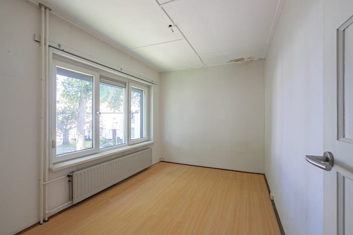 Twee-onder-één-kap te koop: Woensdagstraat 13, Heerlen
