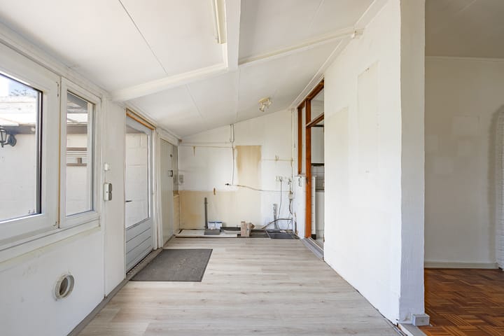Twee-onder-één-kap te koop: Woensdagstraat 13, Heerlen
