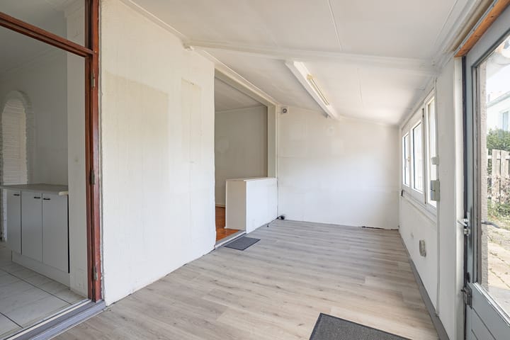 Twee-onder-één-kap te koop: Woensdagstraat 13, Heerlen