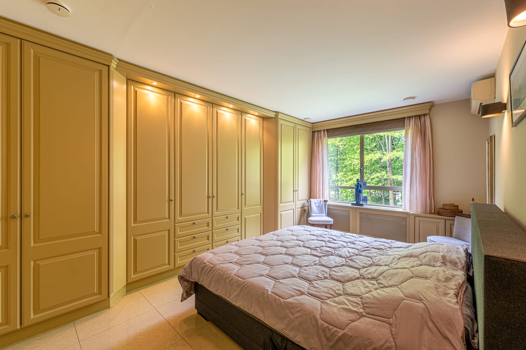 Luxurious Corner Apartment with Panoramic Park Views in Hilversum — 23