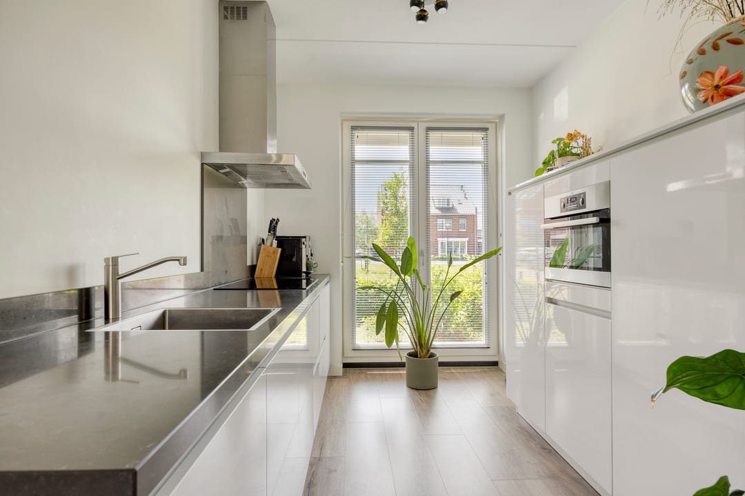 Modern Energy-Efficient Terraced Home in Family-Friendly Boxtel Neighborhood — 16