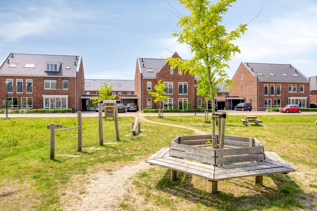 Modern Energy-Efficient Terraced Home in Family-Friendly Boxtel Neighborhood — 47