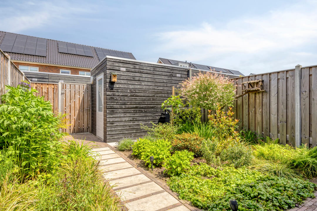 Modern Energy-Efficient Terraced Home in Family-Friendly Boxtel Neighborhood — 38