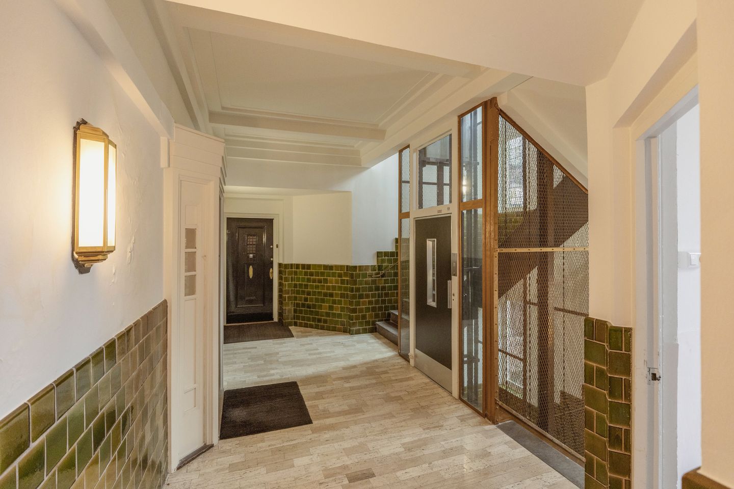 Photo 19 of De Lairessestraat 90-3R