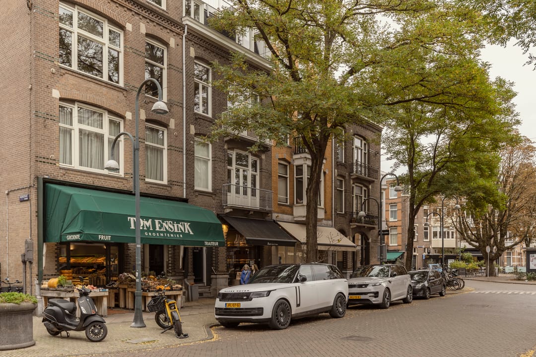 Photo 22 of De Lairessestraat 90-3R