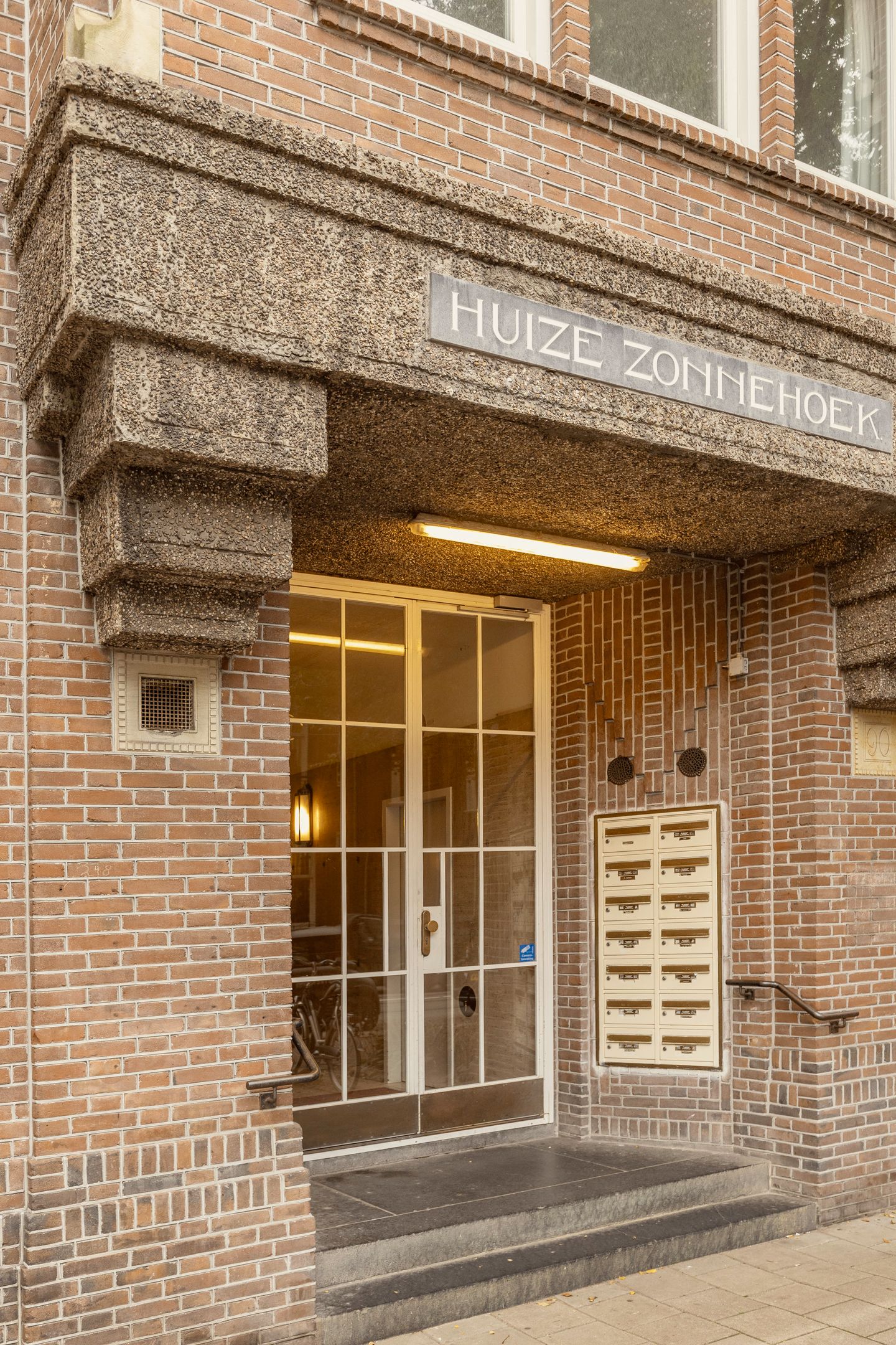 Photo 5 of De Lairessestraat 90-3R