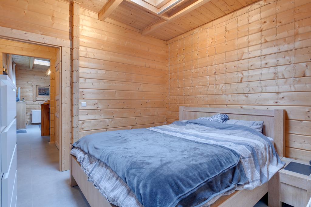 Detached Home with Independent Studio in Wooded Bergen — 34