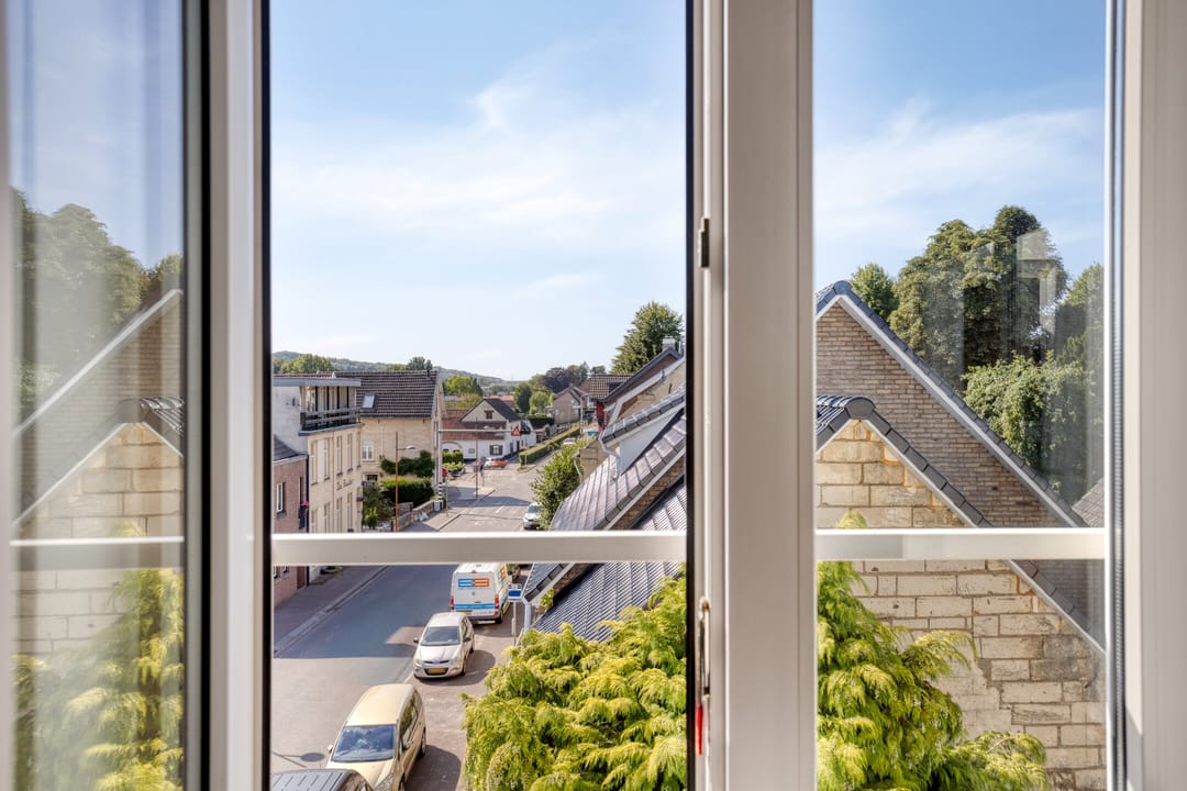 Exclusive Penthouse with Spacious Rooftop Terrace near Château St. Gerlach — 17