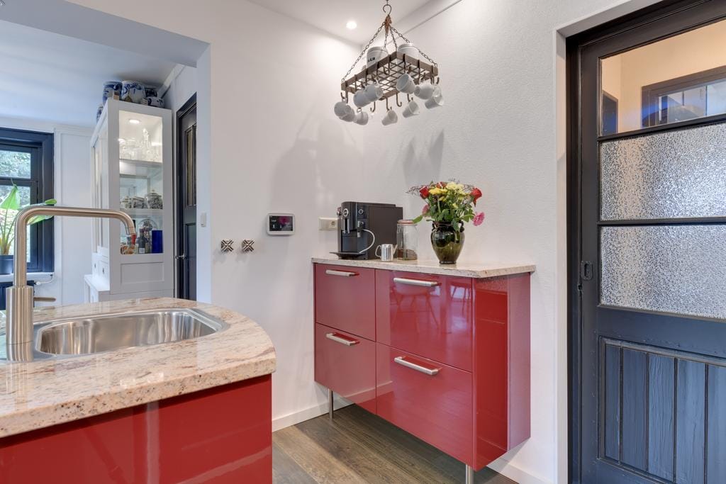 Detached Home with Independent Studio in Wooded Bergen — 18