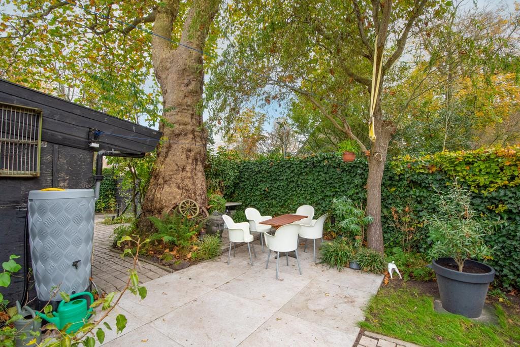 Detached Home with Independent Studio in Wooded Bergen — 46