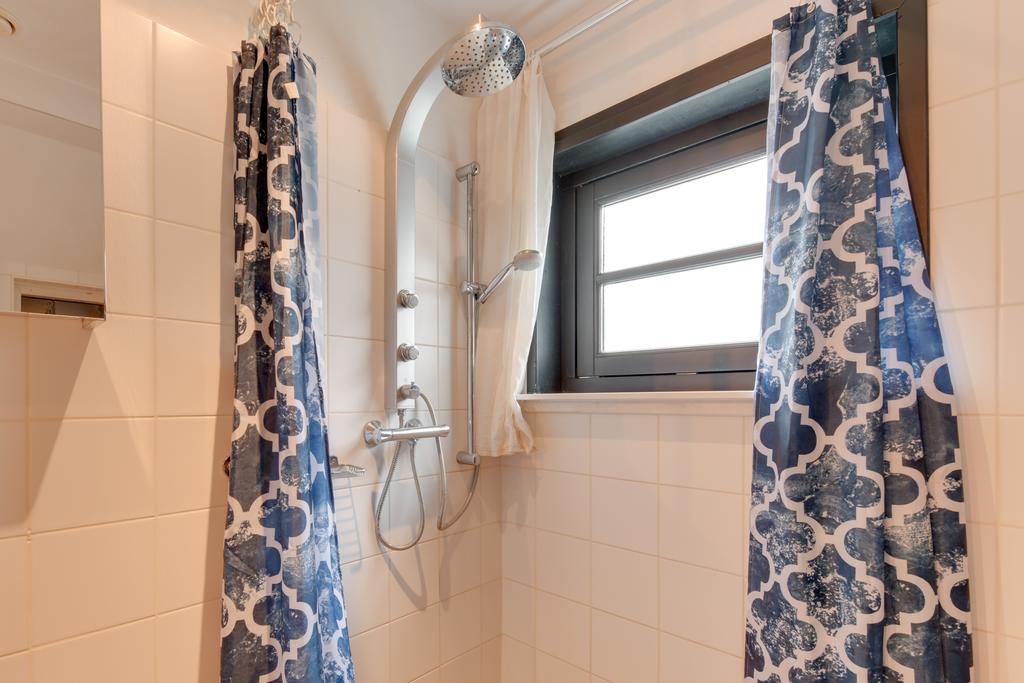 Detached Home with Independent Studio in Wooded Bergen — 20