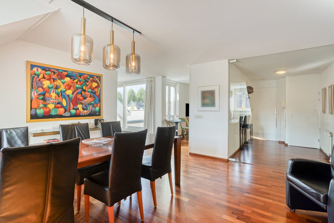 Exclusive Penthouse with Spacious Rooftop Terrace near Château St. Gerlach — 8