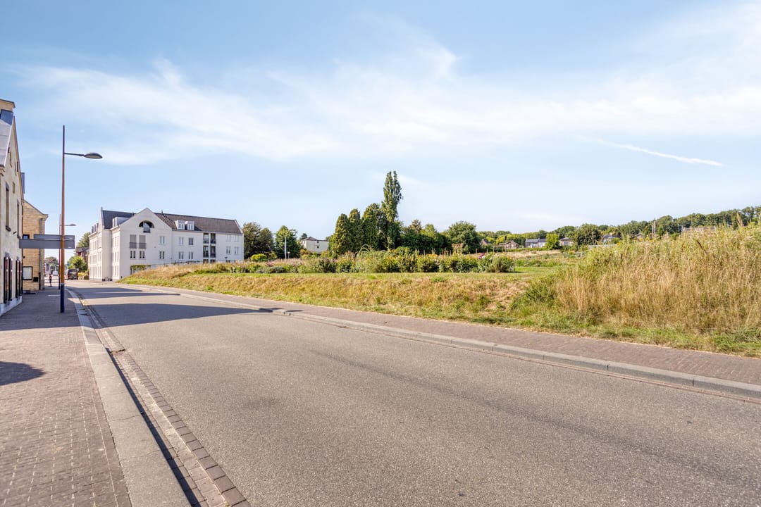 Exclusive Penthouse with Spacious Rooftop Terrace near Château St. Gerlach — 28