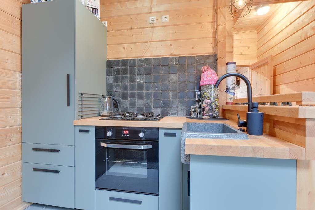 Detached Home with Independent Studio in Wooded Bergen — 41