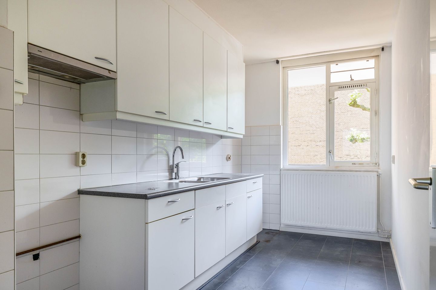 Spacious Apartment with Sunny Southwest Balconon and Green Views in Gouda — 19