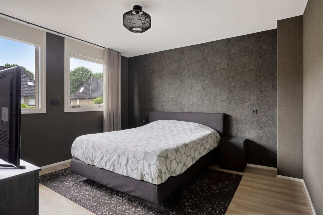 Renovated Semi-Detached Home with South-Facing Garden in Oss-Zuid — 32